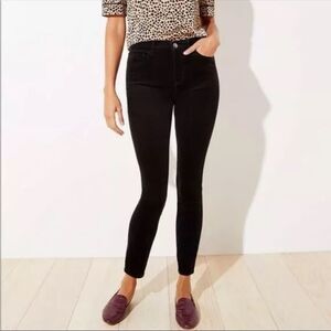 Ann Taylor LOFT Black  Corduroy Modern Skinny Classic Jeans. Size 6.